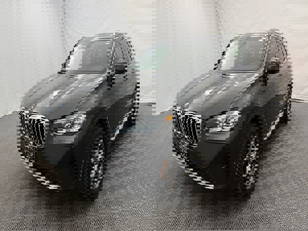 Used 2024 BMW X3 xDrive30i w/ Convenience Package image 2