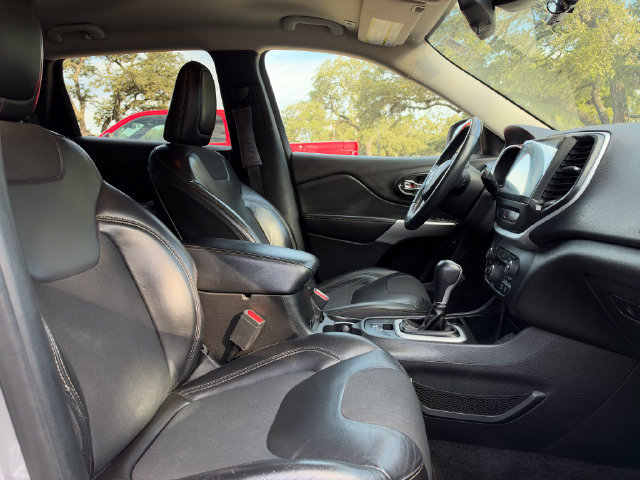 Used 2018 Jeep Cherokee Latitude Plus FWD image 14