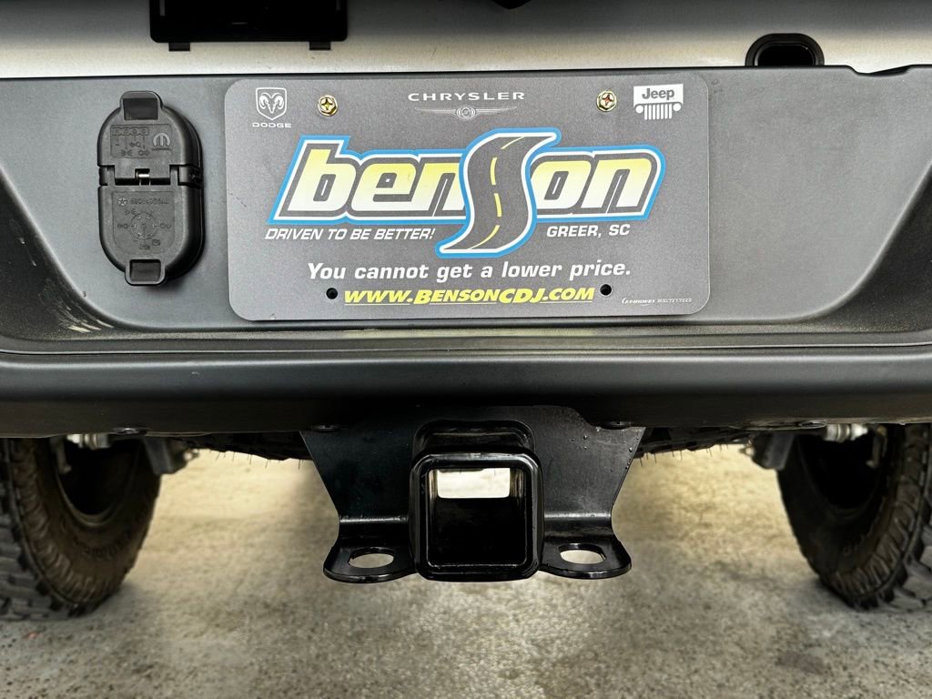 Certified 2023 Jeep Gladiator Willys image 11