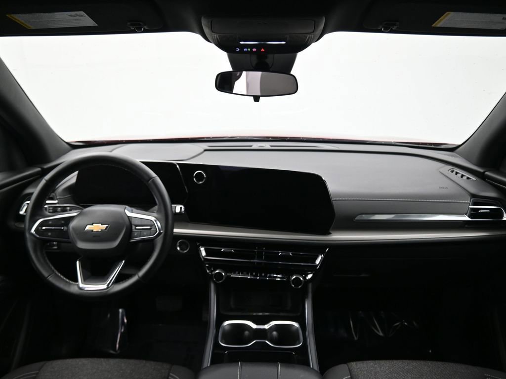 Used 2025 Chevrolet Traverse LT w/ Driver Confidence Package image 14