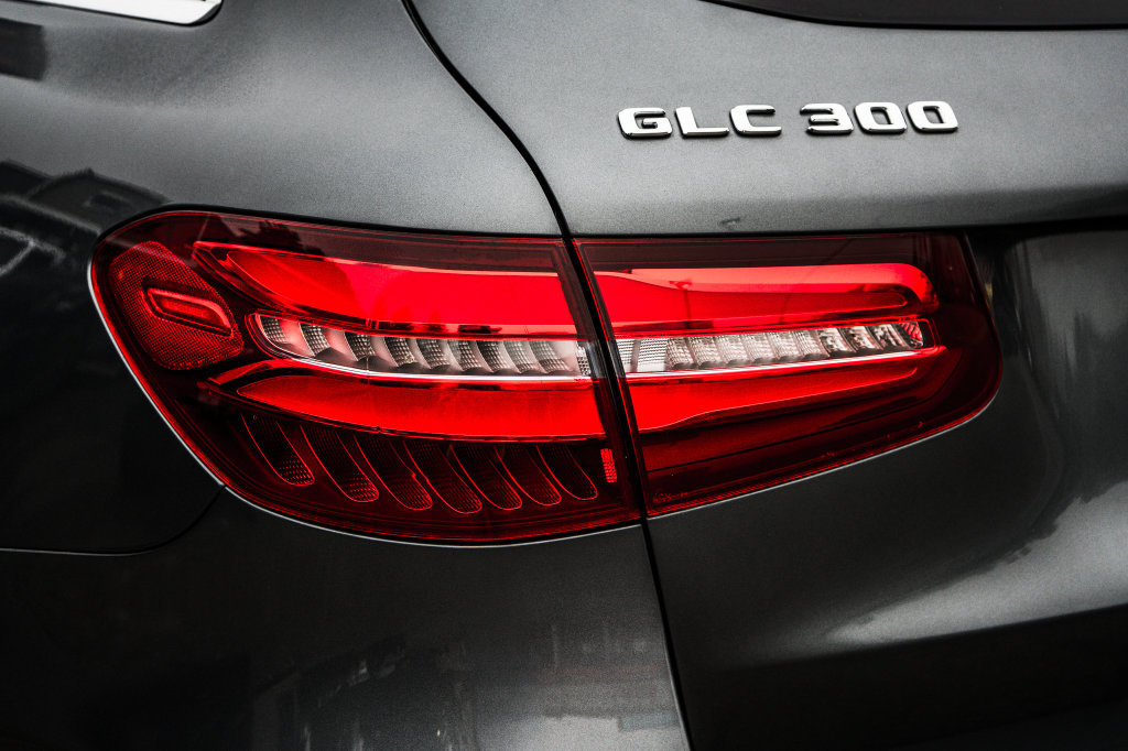 Used 2019 Mercedes-Benz GLC 300 4MATIC image 17
