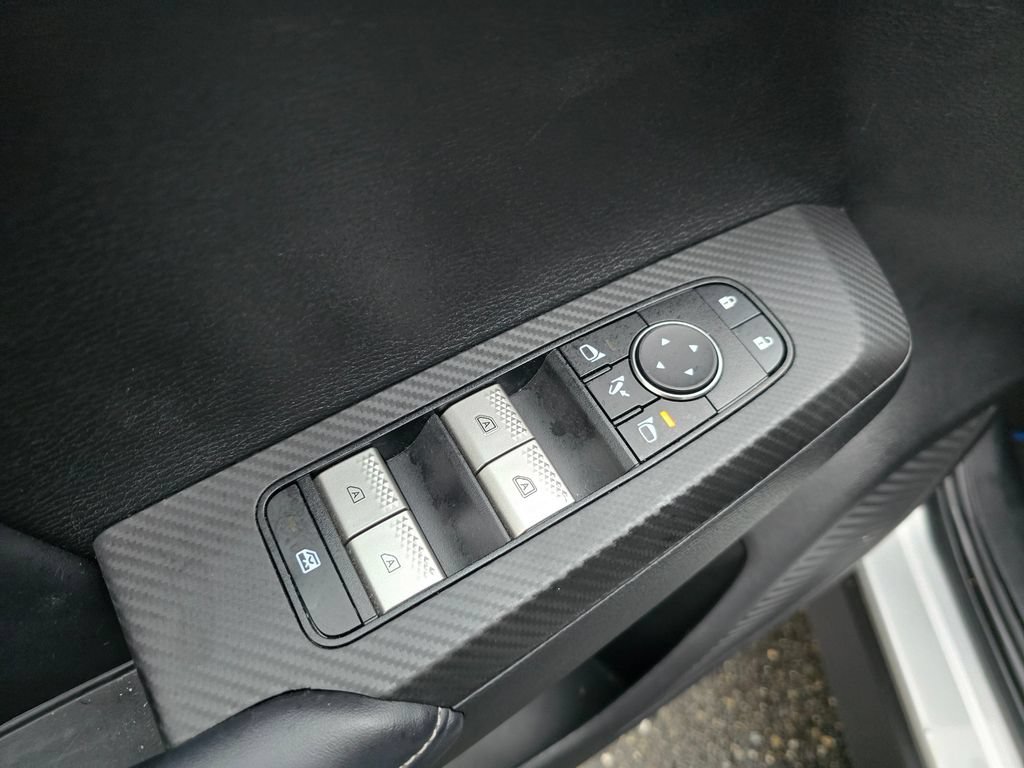 Used 2023 Mitsubishi Outlander 4WD Plug-In Hybrid image 18