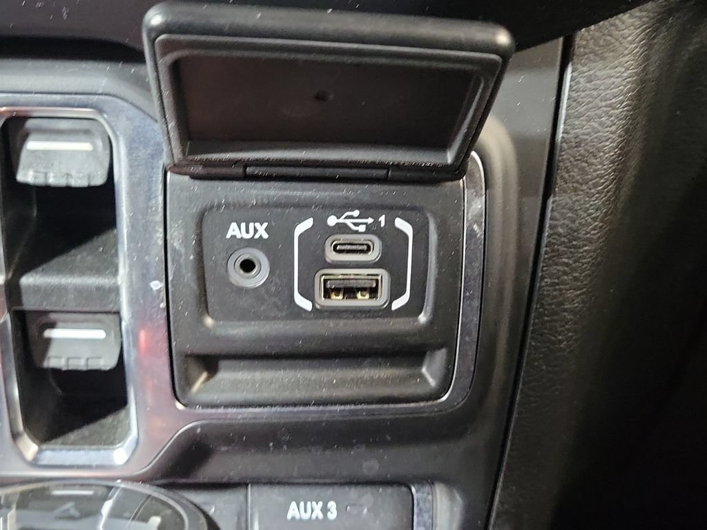 Used 2021 Jeep Wrangler Unlimited Rubicon AWD/4WD image 21