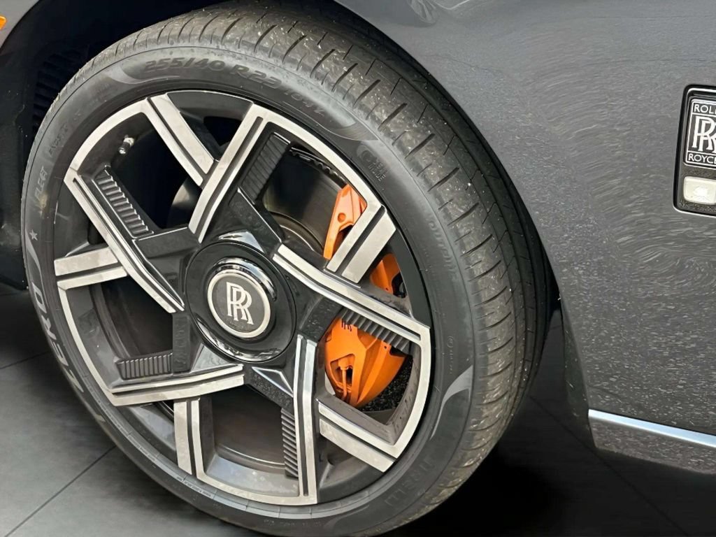 Certified 2025 Rolls-Royce Cullinan Black Badge AWD/4WD image 29