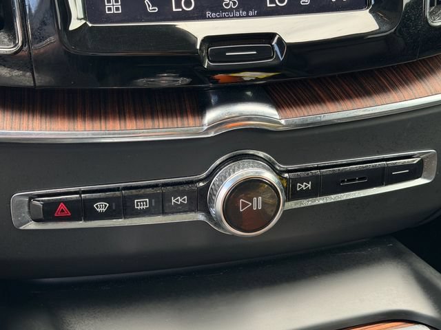 Certified 2024 Volvo XC60 B5 Ultimate AWD/4WD image 19