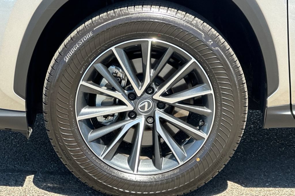 Used 2025 Lexus NX 250 FWD w/ Accessory Package (Z2) image 32