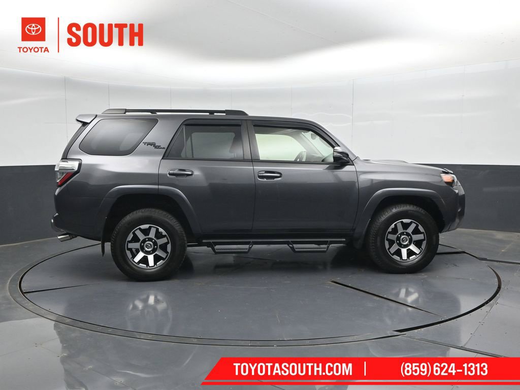 Used 2019 Toyota 4Runner TRD Off-Road Premium AWD/4WD image 3