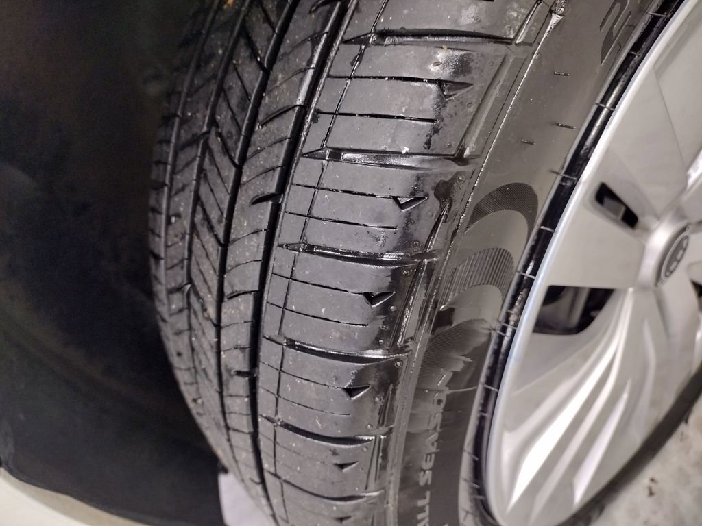 Used 2023 Nissan Leaf S image 6