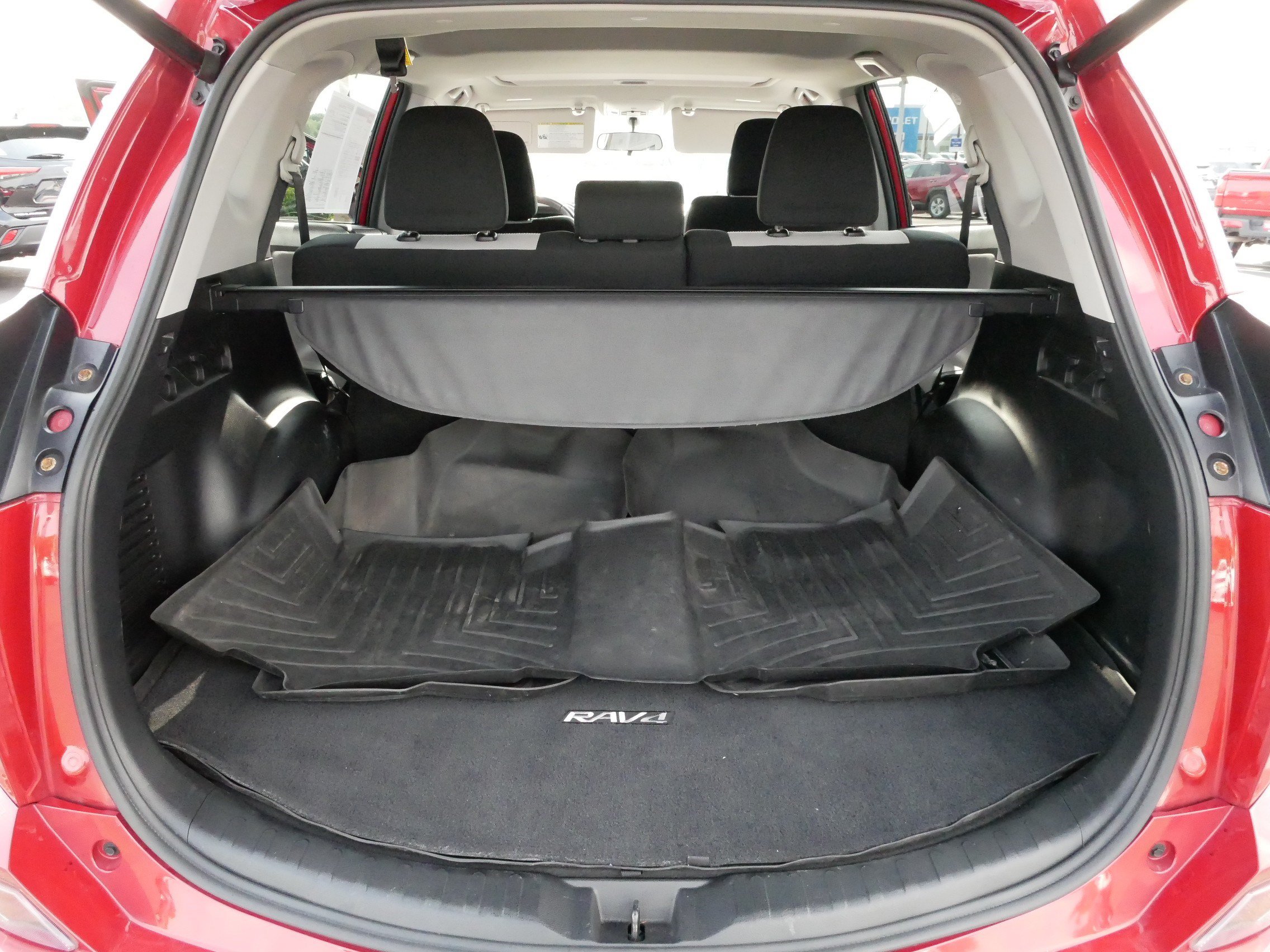 Used 2016 Toyota RAV4 XLE AWD/4WD image 18