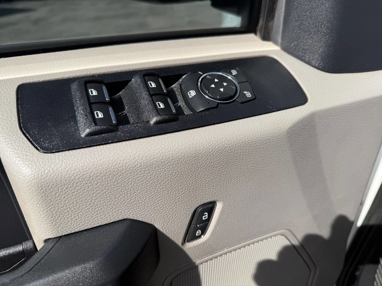 Used 2022 Ford F250 XL w/ Power Equipment Group image 18