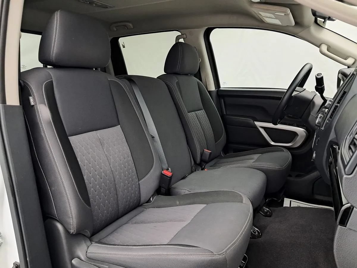 Used 2023 Nissan Titan SV RWD image 25