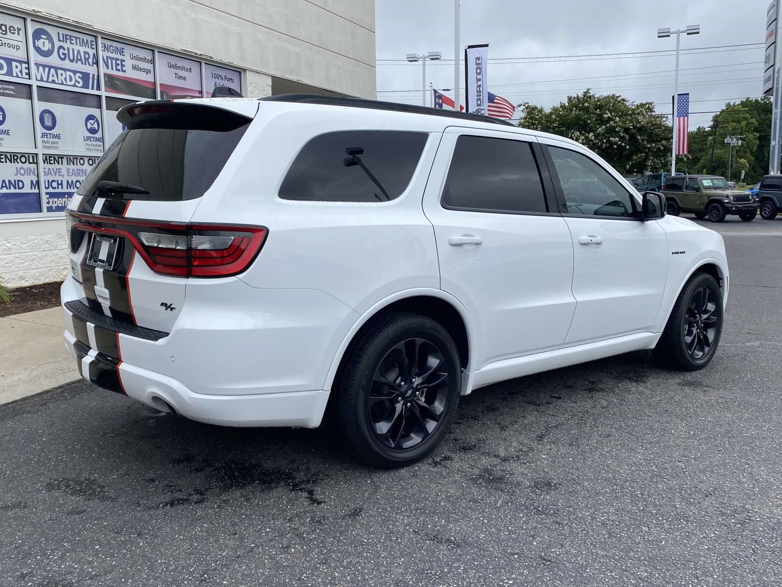 Used 2024 Dodge Durango R/T RWD image 7