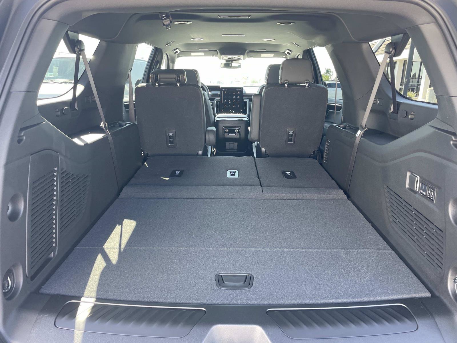 New 2026 GMC Yukon XL Elevation AWD/4WD image 25