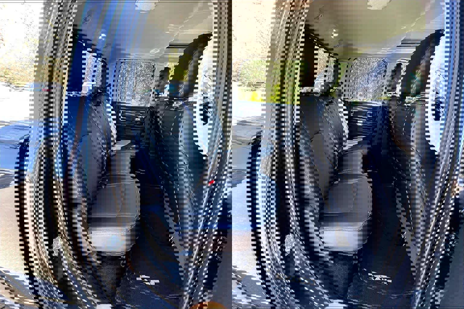 Used 2017 RAM 1500 Laramie w/ Convenience Group image 19