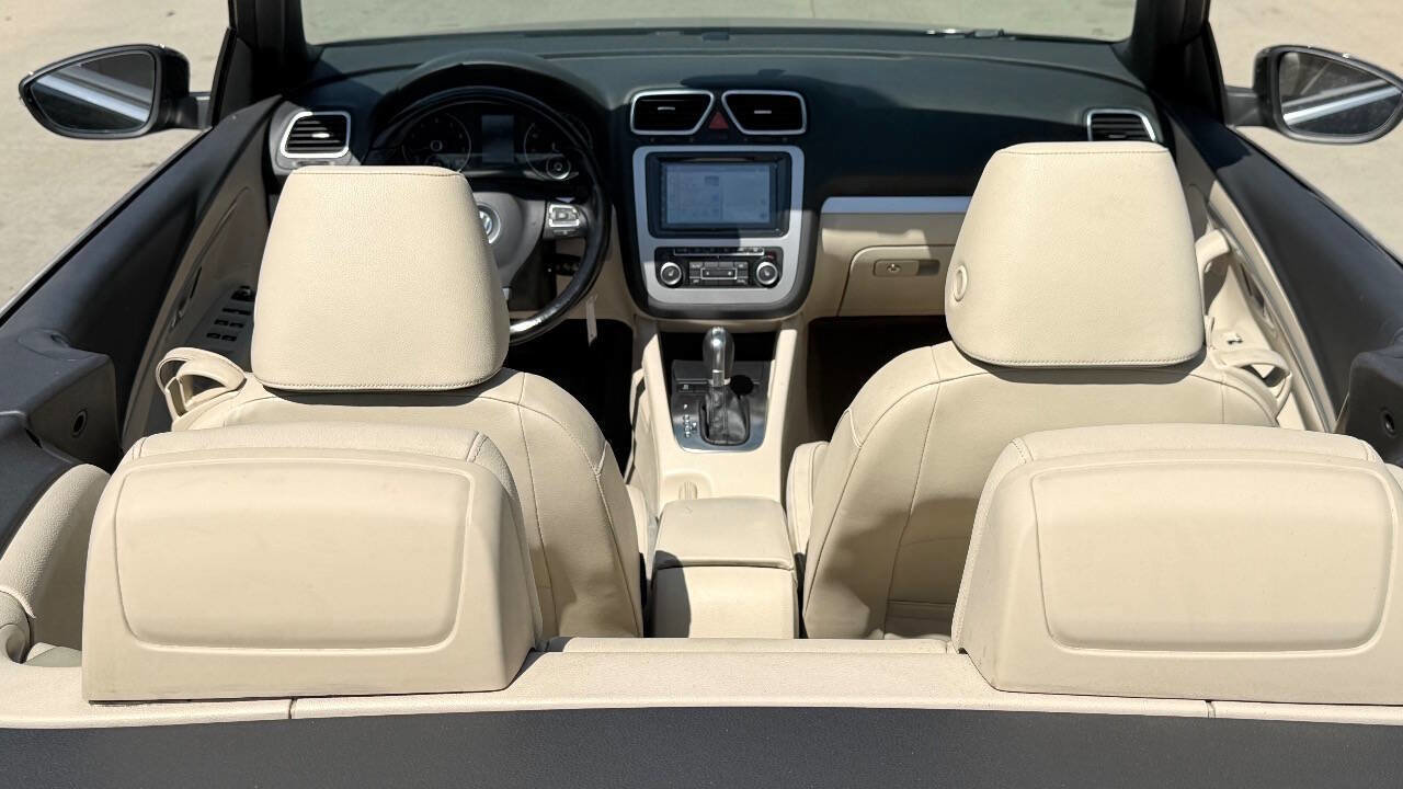 Used 2012 Volkswagen Eos Komfort FWD image 32