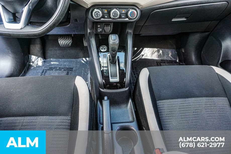 Used 2022 Nissan Versa SV FWD image 38