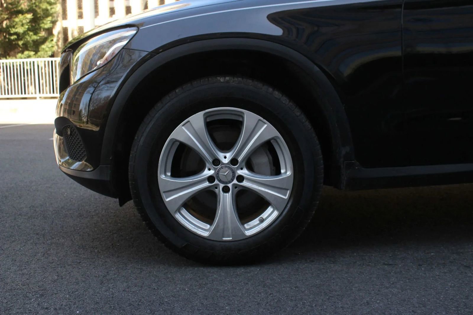 Used 2017 Mercedes-Benz GLC 300 4MATIC w/ Premium 1 Package image 10