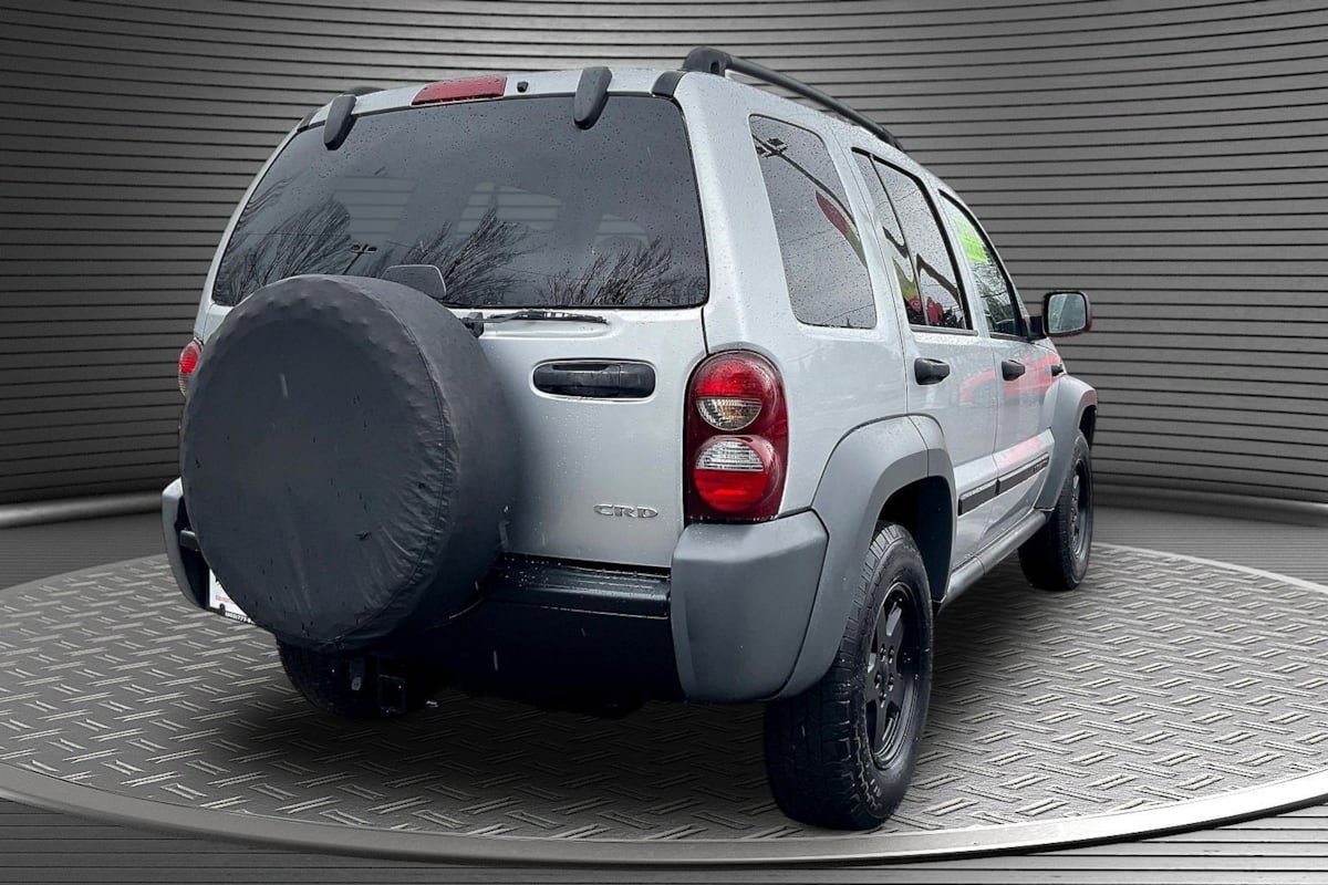 Used 2005 Jeep Liberty Sport AWD/4WD image 6