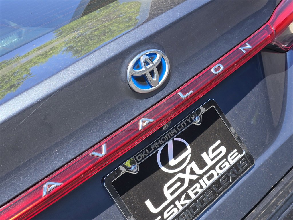 Used 2020 Toyota Avalon XLE FWD image 12
