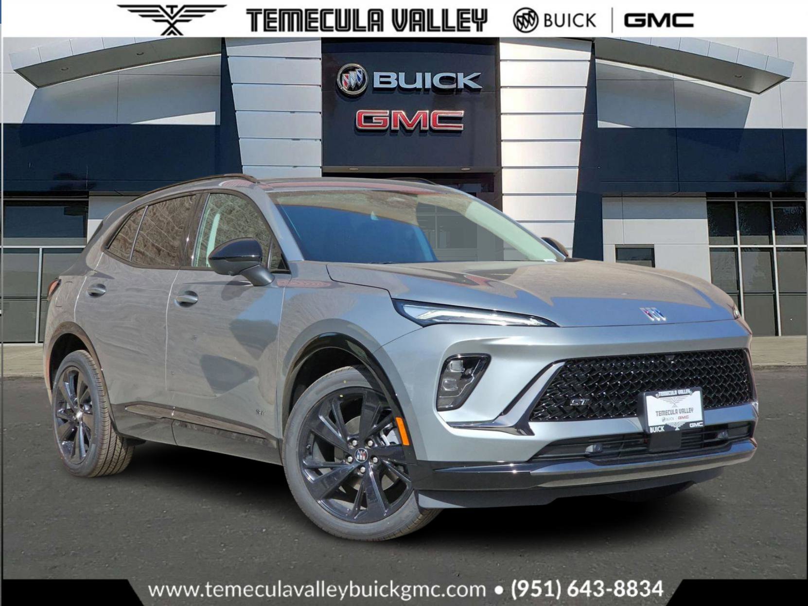 Used 2025 Buick Envision Sport Touring image 1