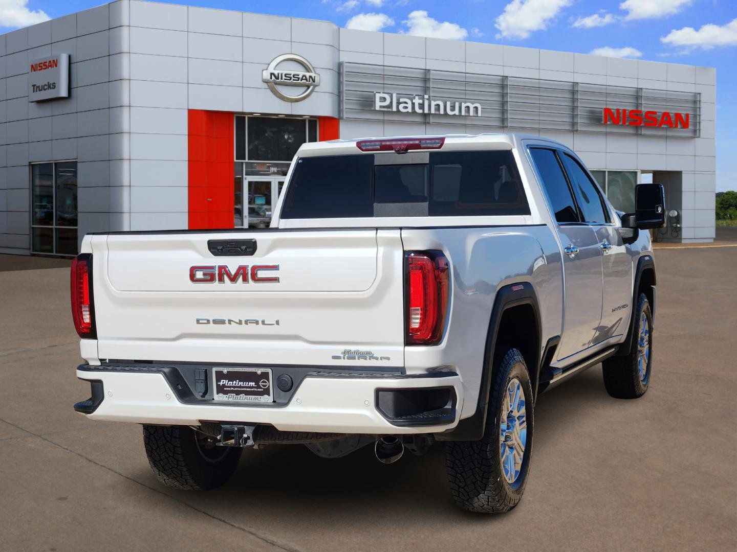 Used 2023 GMC Sierra 2500 Denali w/ Denali Ultimate Package image 4