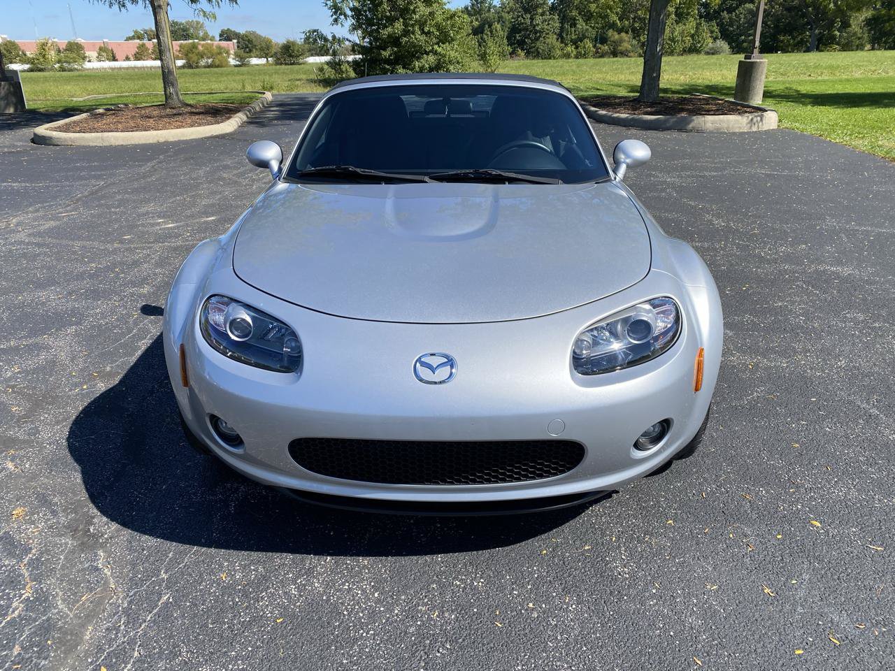 Used 2006 MAZDA MX-5 Miata Touring RWD image 4