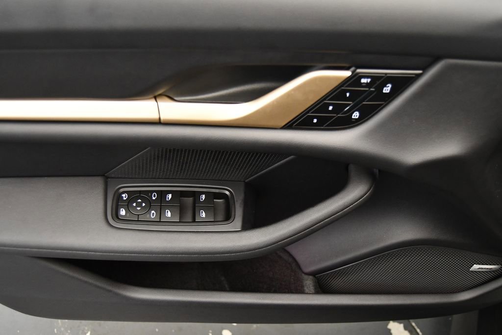 Certified 2025 Porsche Taycan 4S image 42