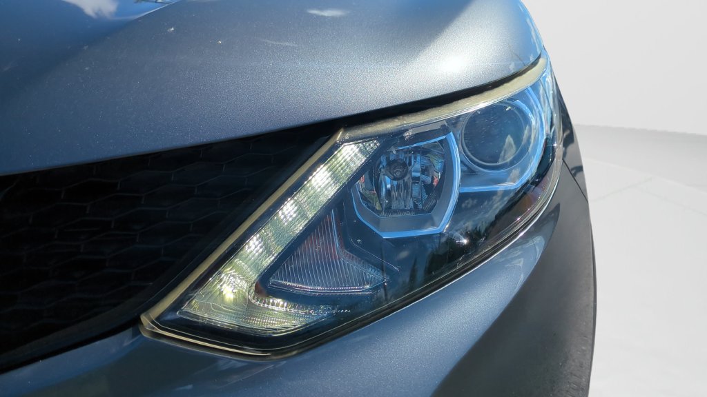 Used 2018 Nissan Rogue Sport SV FWD image 25