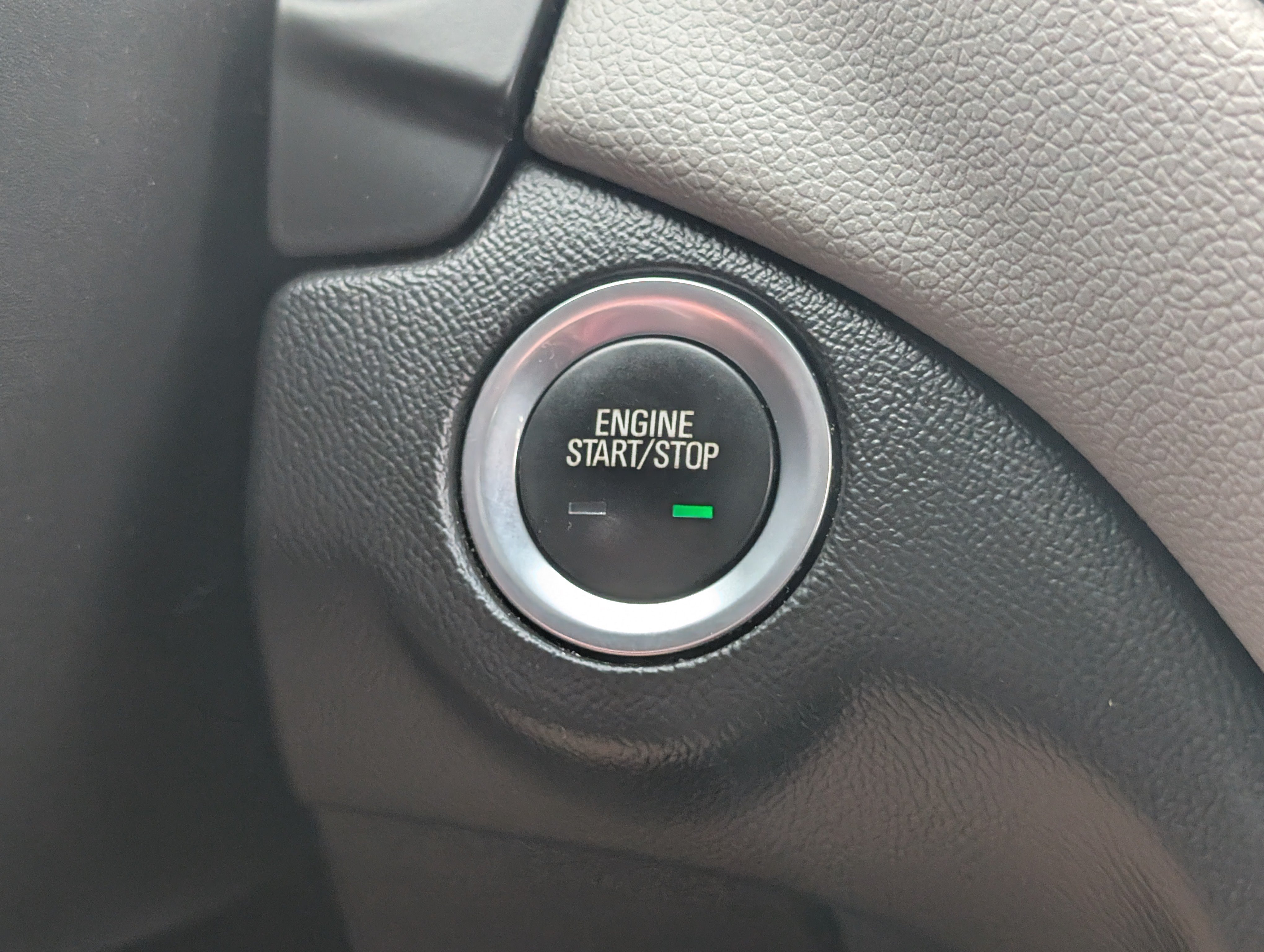 Used 2018 Chevrolet Equinox LS FWD image 25