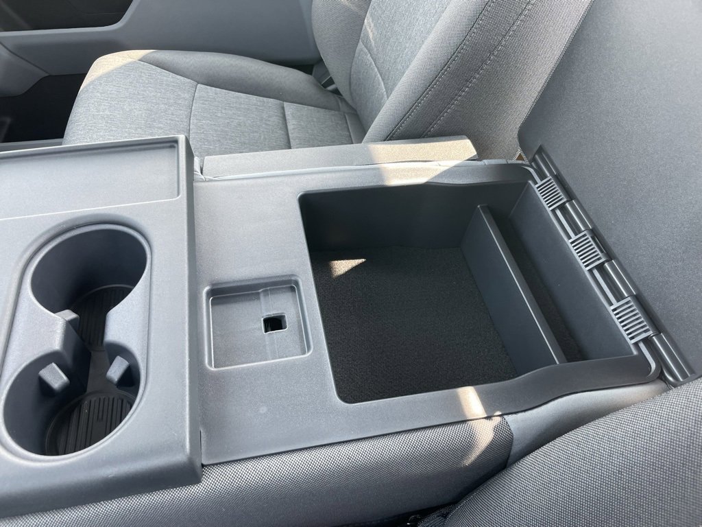 New 2025 Ford F550 4x4 Regular Cab Super Duty image 19