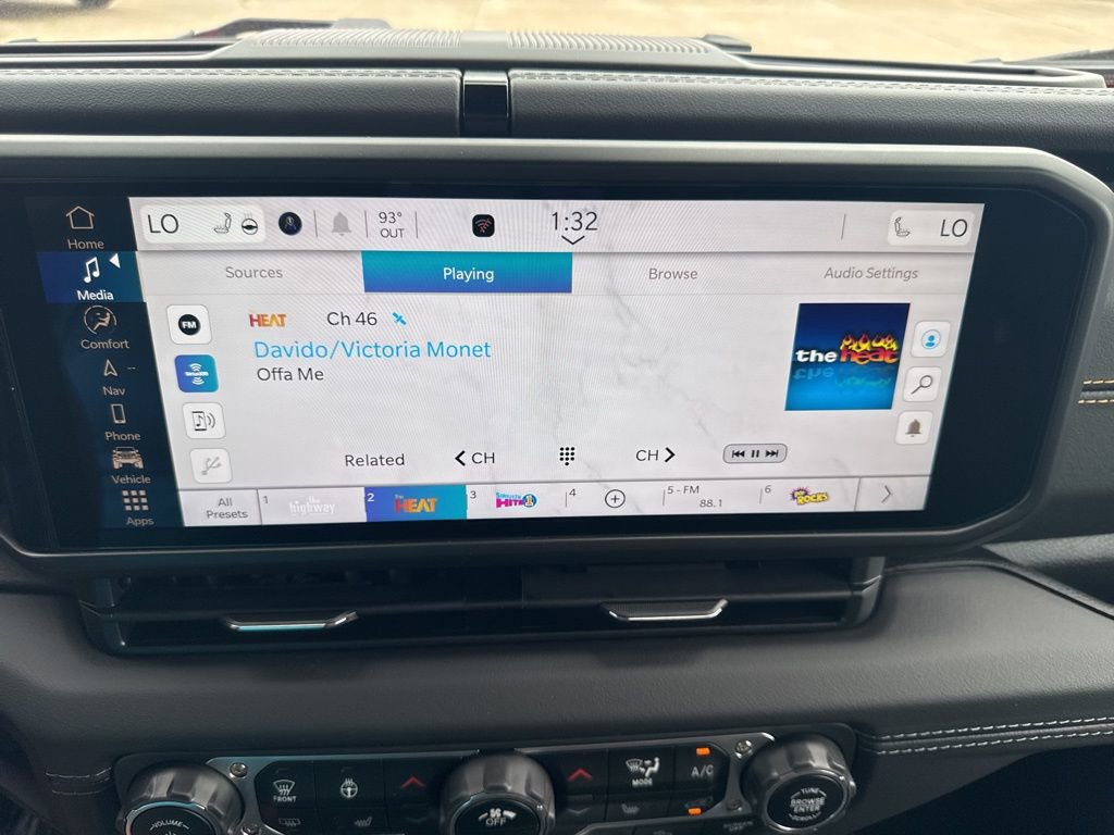 New 2025 Jeep Wrangler Unlimited Sahara AWD/4WD image 21