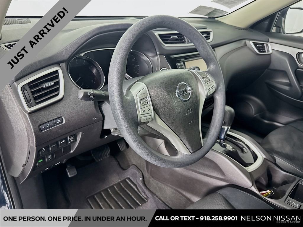 Used 2015 Nissan Rogue SV w/ SV Premium Package image 9