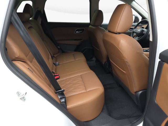 Used 2026 Nissan Rogue Platinum w/ Platinum Premium Package AWD/4WD image 36