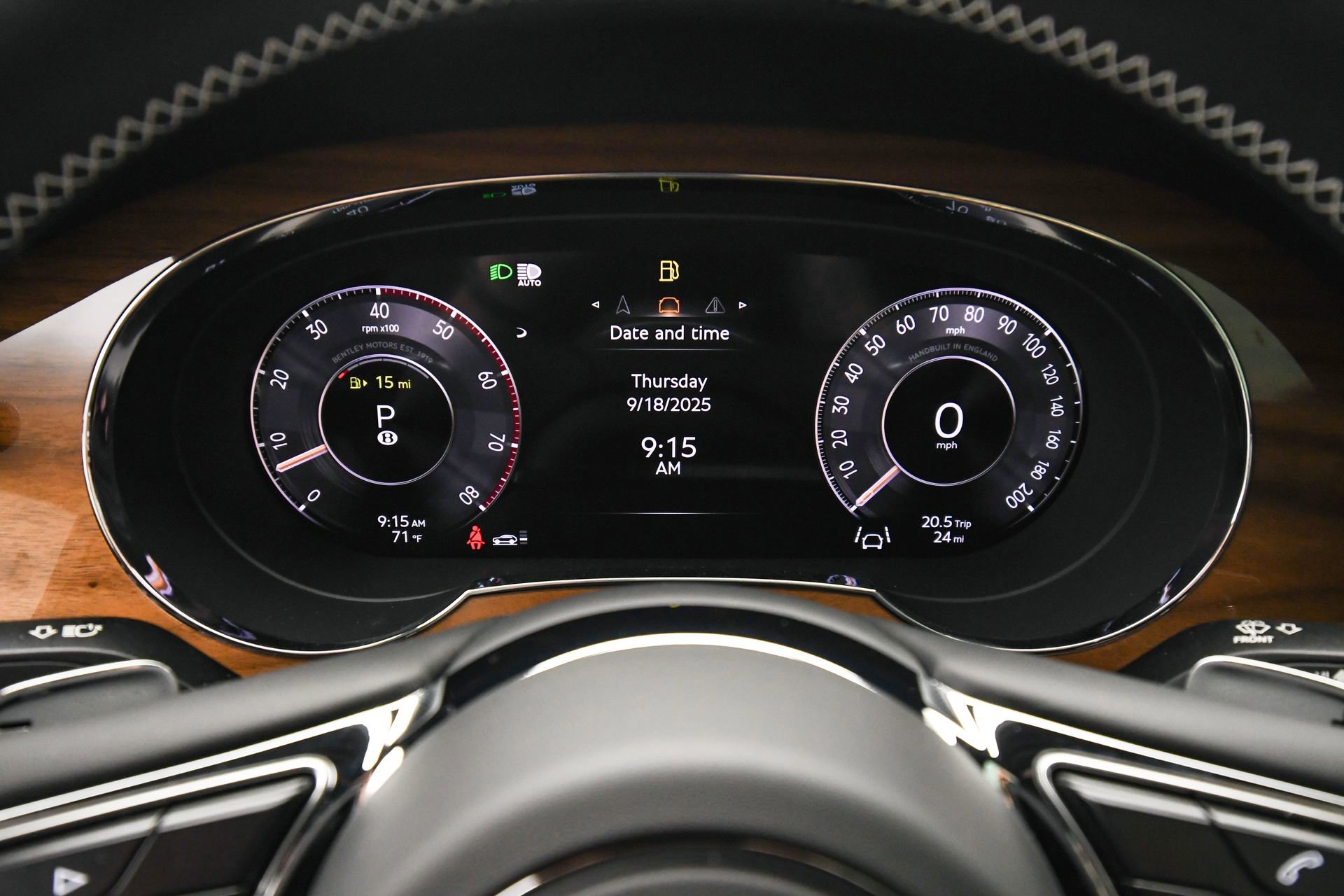 New 2025 Bentley Bentayga image 16