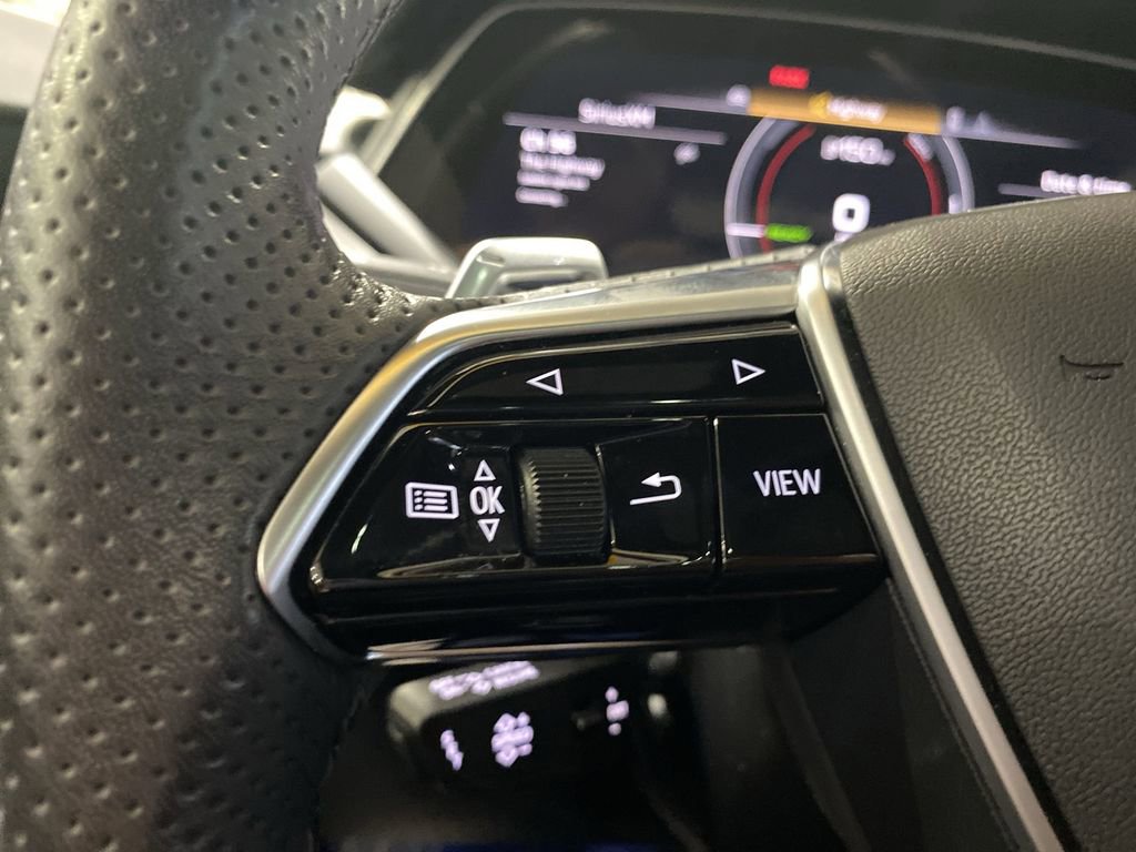 Used 2022 Audi e-tron GT Prestige image 9