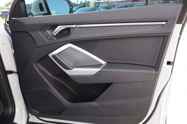 Used 2024 Audi Q3 2.0T Premium Plus image 30