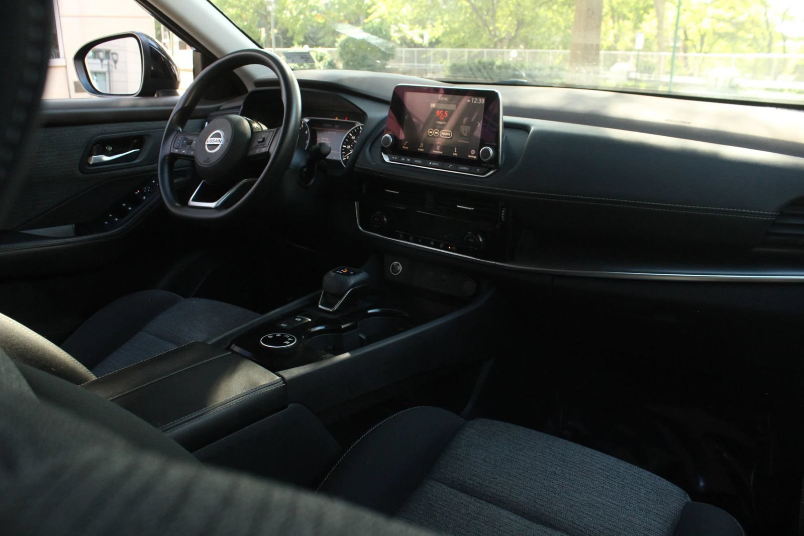 Used 2021 Nissan Rogue SV AWD/4WD image 25