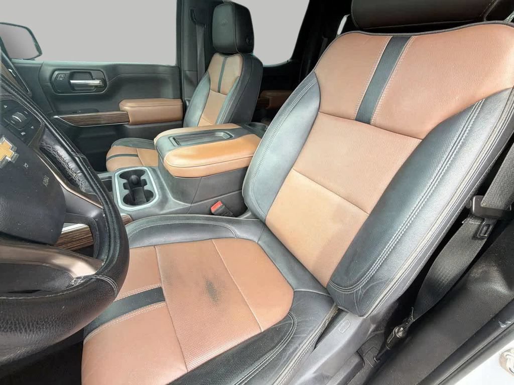 Used 2019 Chevrolet Silverado 1500 High Country w/ Technology Package AWD/4WD image 18