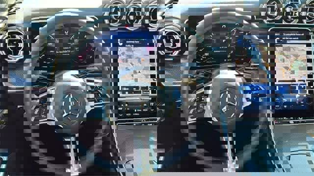 Certified 2025 Mercedes-Benz GLC 300 4MATIC image 46