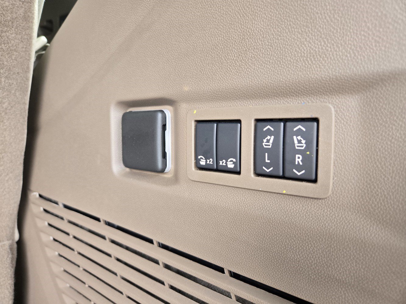 New 2026 GMC Yukon Denali w/ Denali Reserve Package image 28