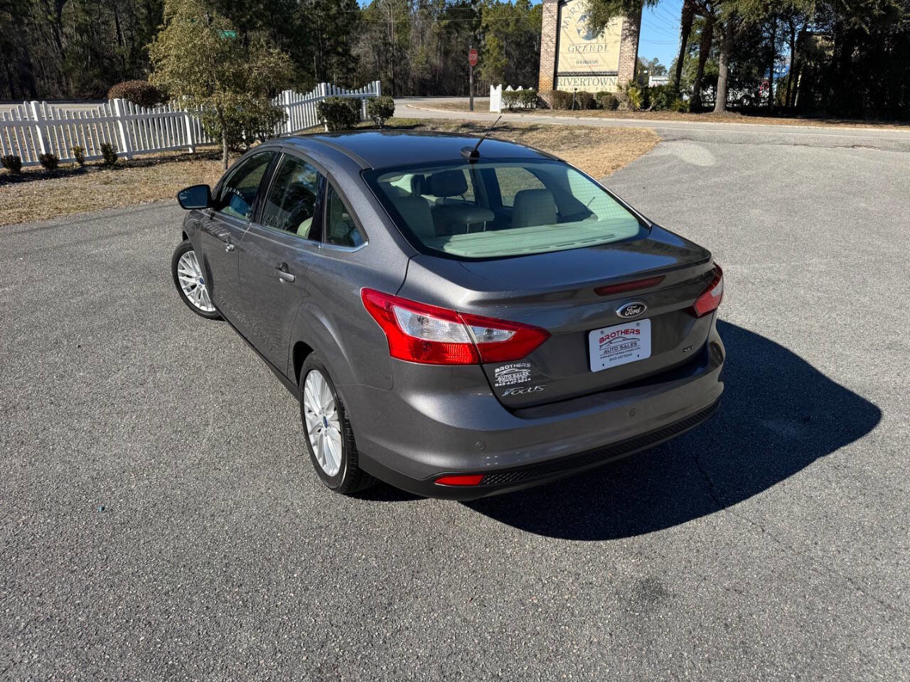 Used 2012 Ford Focus SEL image 4