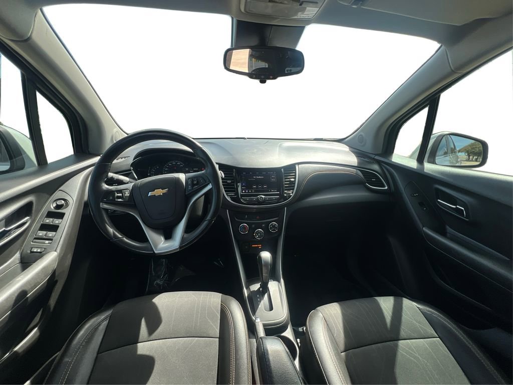 Used 2020 Chevrolet Trax LT w/ LT Convenience Package image 32