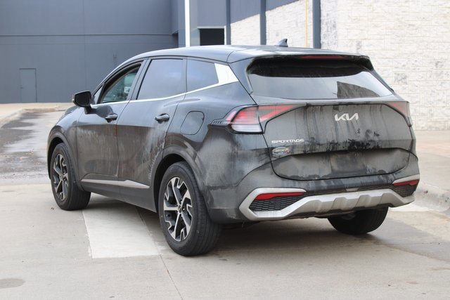 Used 2025 Kia Sportage EX image 3