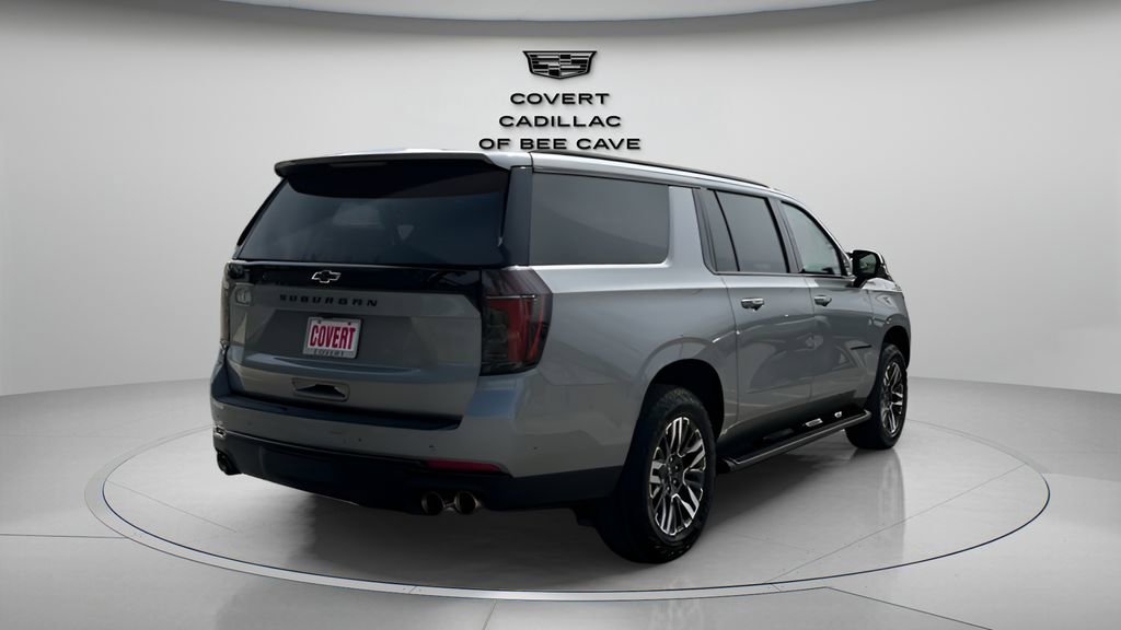 Used 2025 Chevrolet Suburban Z71 image 9