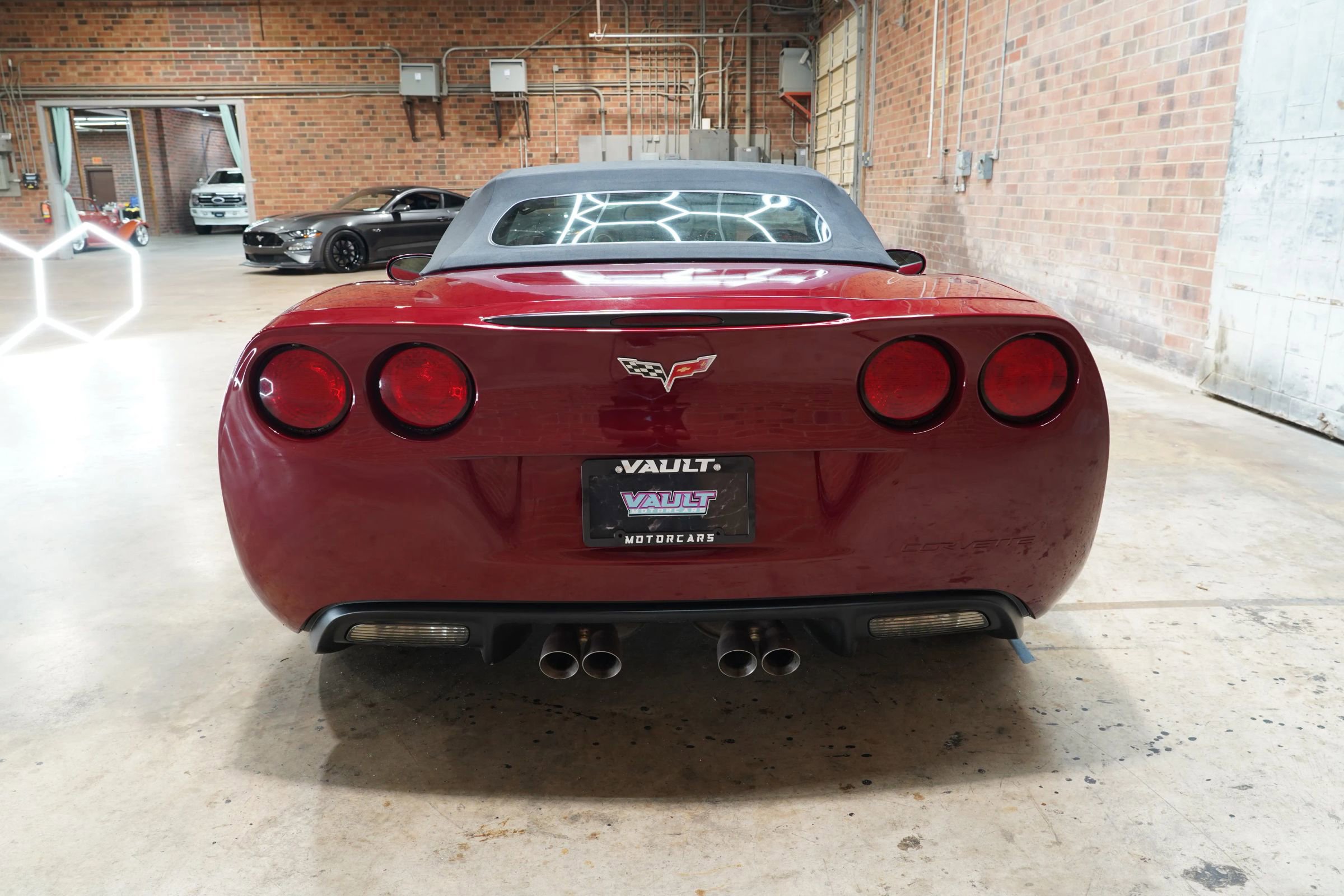 Used 2006 Chevrolet Corvette Coupe w/ Preferred Equipment Group RWD image 13