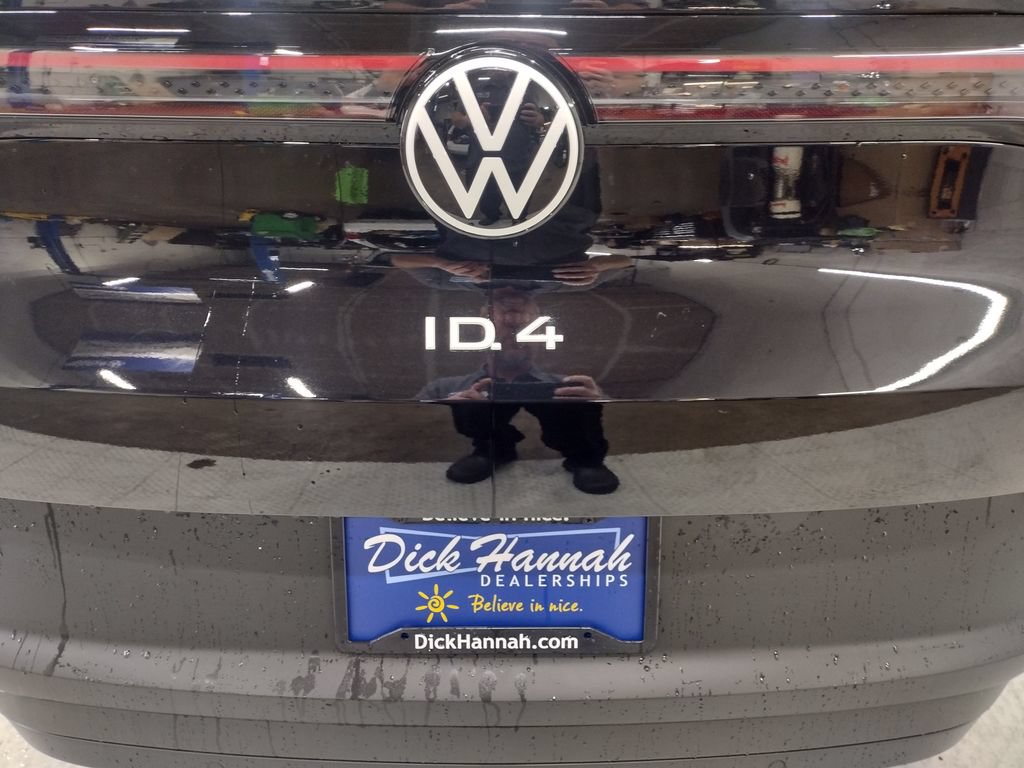 New 2026 Volkswagen ID.4 Pro AWD/4WD image 14