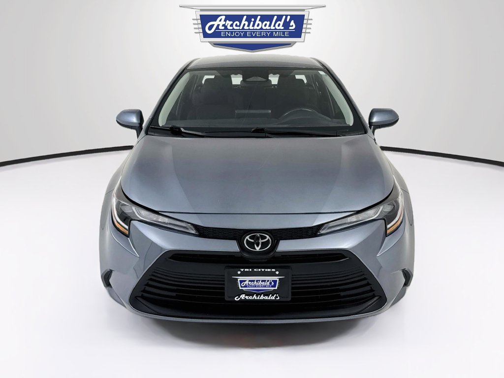 Used 2025 Toyota Corolla LE FWD image 2