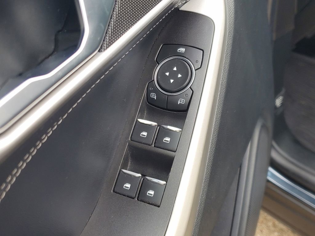 Used 2022 Ford Explorer XLT w/ Equipment Group 202A RWD image 18