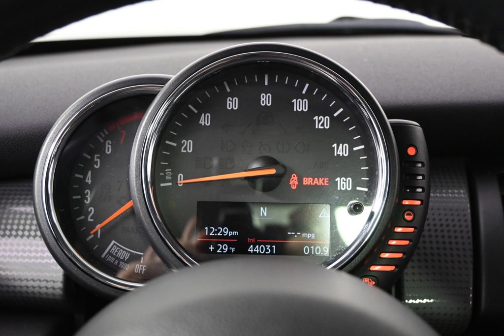 Used 2016 MINI Cooper 4-Door Hardtop image 24