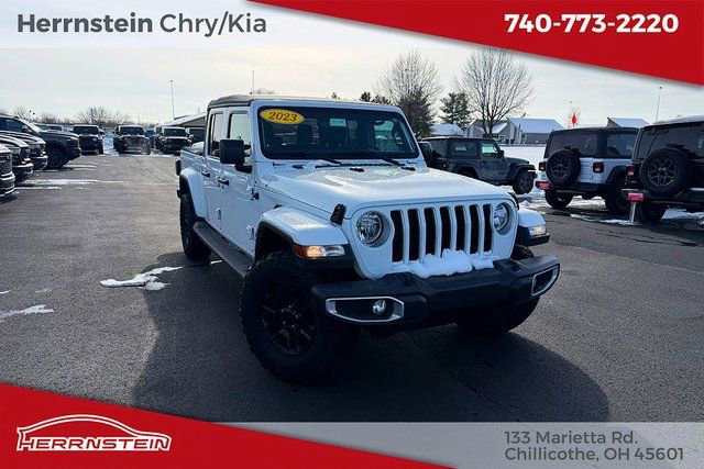 Used 2023 Jeep Gladiator Overland image 1